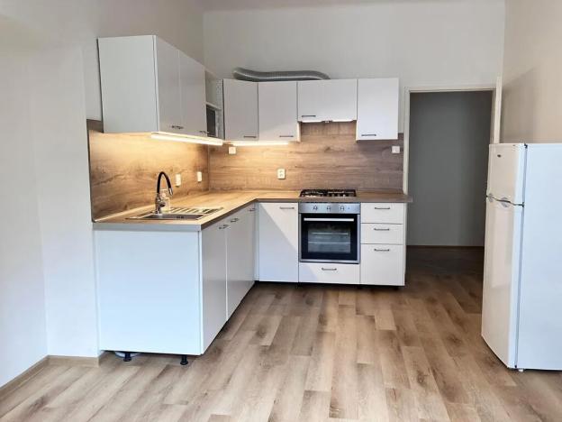 Pronájem bytu 2+kk, Praha - Vršovice, Kozácká, 44 m2