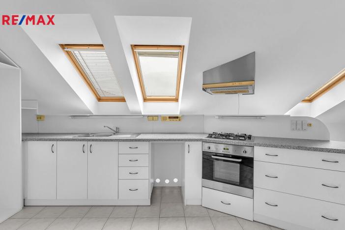 Prodej bytu 3+kk, Černožice, Revoluční, 82 m2