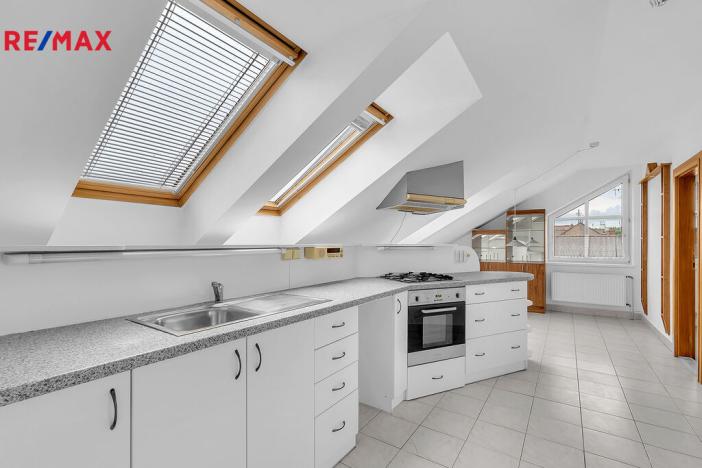 Prodej bytu 3+kk, Černožice, Revoluční, 82 m2