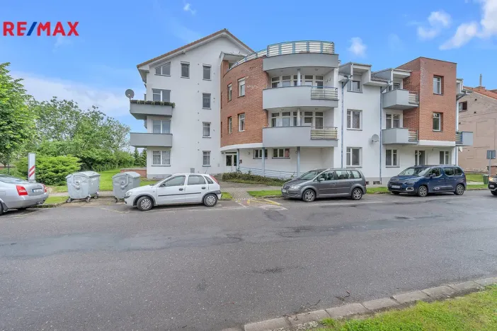 Prodej bytu 3+kk, Černožice, Revoluční, 82 m2