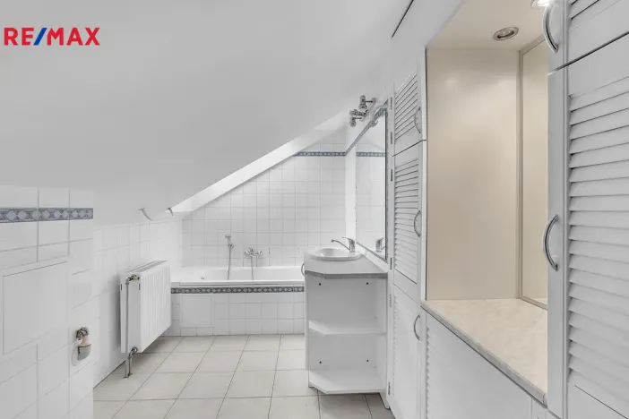 Prodej bytu 3+kk, Černožice, Revoluční, 82 m2