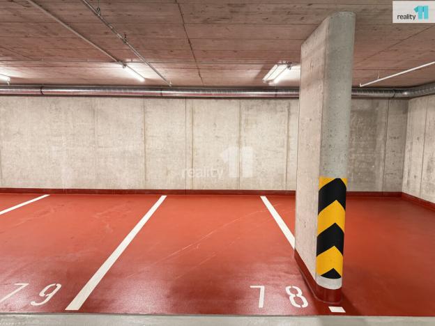 Pronájem garáže, Praha - Kamýk, Zimova, 13 m2