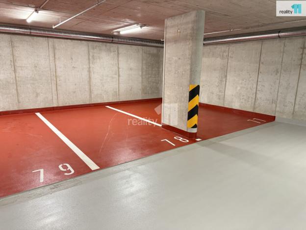 Pronájem garáže, Praha - Kamýk, Zimova, 13 m2