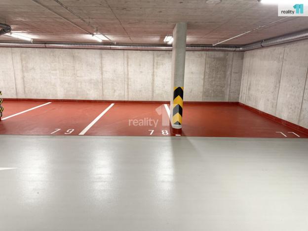 Pronájem garáže, Praha - Kamýk, Zimova, 13 m2