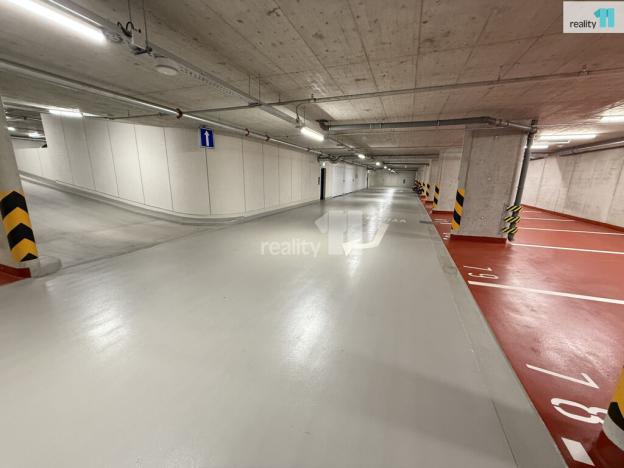 Pronájem garáže, Praha - Kamýk, Zimova, 13 m2