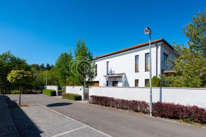 Pronájem rodinného domu, Statenice, Zelená, 285 m2