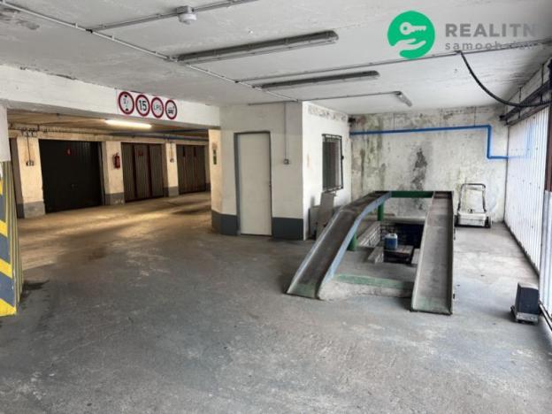 Prodej garáže, Praha - Háje, Brandlova, 17 m2