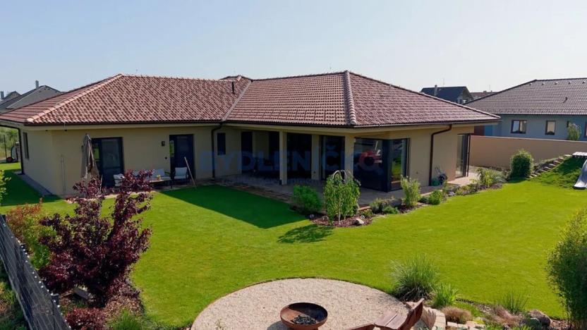Pronájem rodinného domu, Dynín, 271 m2