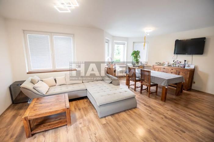 Prodej vícegeneračního domu, Praha - Horní Počernice, Na nové silnici, 394 m2