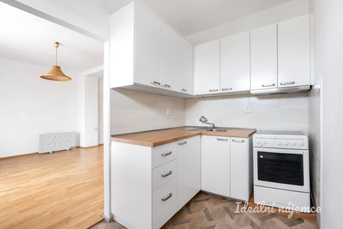 Pronájem bytu 1+1, Praha - Břevnov, Nad Kajetánkou, 46 m2
