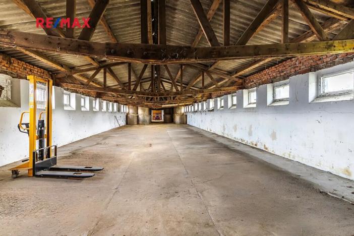 Pronájem skladu, Vranov, 1310 m2