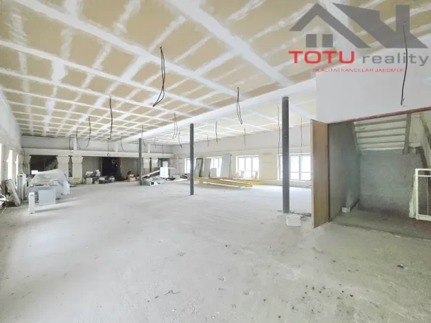 Prodej obchodního prostoru, Předměřice nad Labem, Obránců míru, 1100 m2
