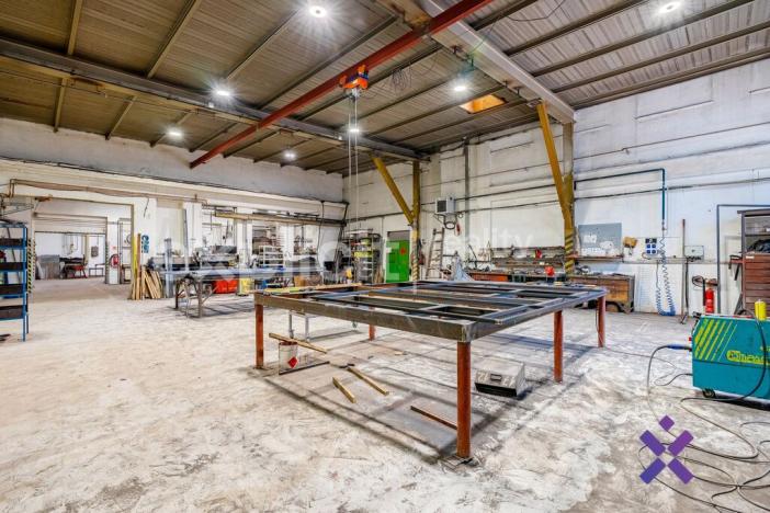 Prodej výrobních prostor, Šardice, 1837 m2