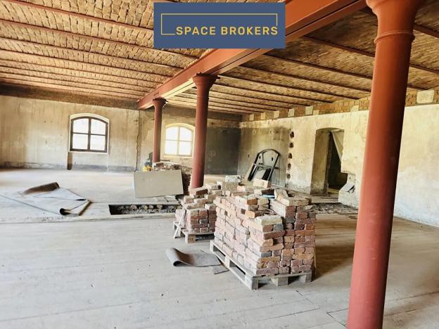 Pronájem kanceláře, Praha, Údolní, 2500 m2