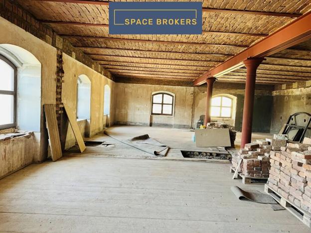 Pronájem kanceláře, Praha, Údolní, 2500 m2