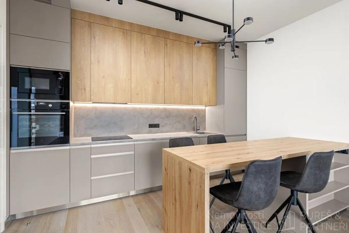 Pronájem bytu 2+kk, Praha - Bubeneč, Vítězné náměstí, 63 m2