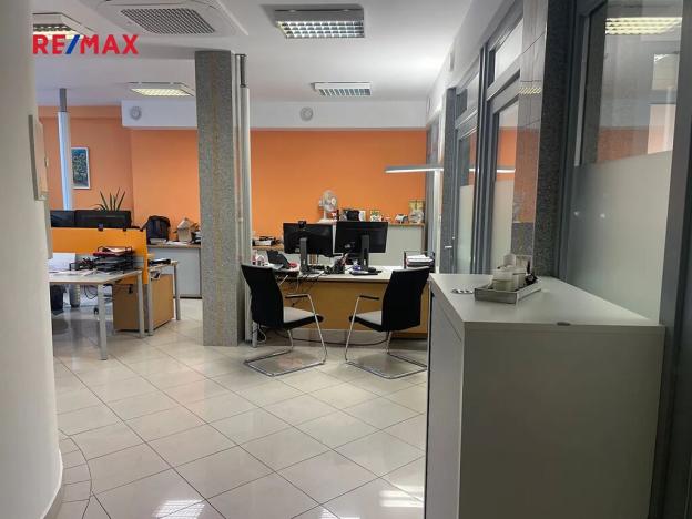 Pronájem kanceláře, Kladno, Osvoboz. pol. vězňů, 183 m2