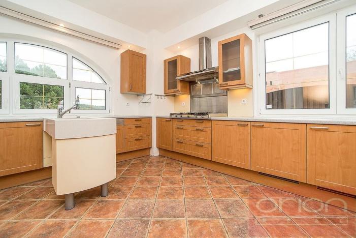Pronájem rodinného domu, Praha - Nebušice, Ke strži, 400 m2