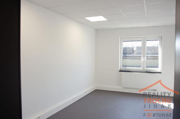 Prodej výrobních prostor, Hradec Králové, U Fotochemy, 1 m2