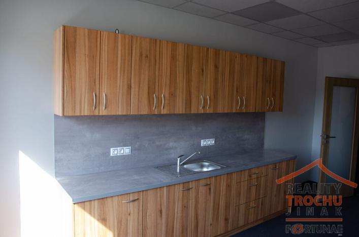 Prodej výrobních prostor, Hradec Králové, U Fotochemy, 1 m2