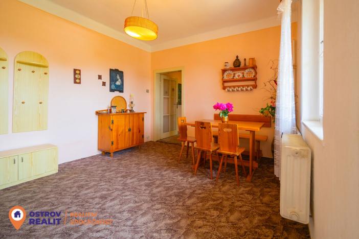 Prodej bytu 4+1, Šumperk, Masarykovo nám., 97 m2