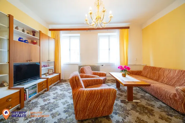 Prodej bytu 4+1, Šumperk, Masarykovo nám., 97 m2