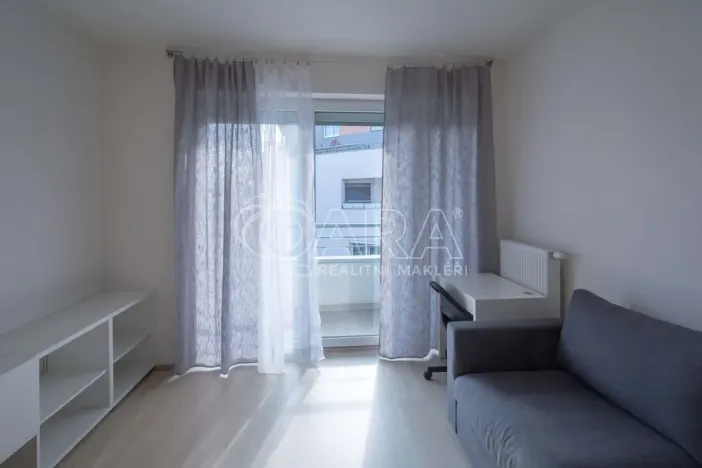 Pronájem bytu 1+kk, Praha - Vršovice, Petrohradská, 30 m2