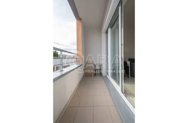 Pronájem bytu 1+kk, Praha - Vršovice, Petrohradská, 30 m2