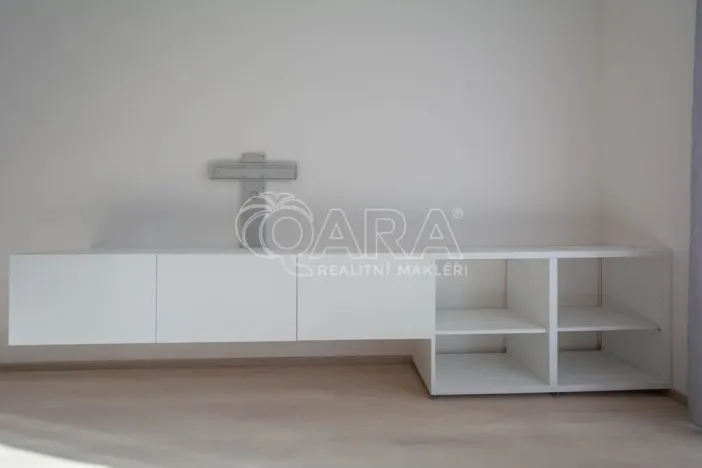 Pronájem bytu 1+kk, Praha - Vršovice, Petrohradská, 30 m2