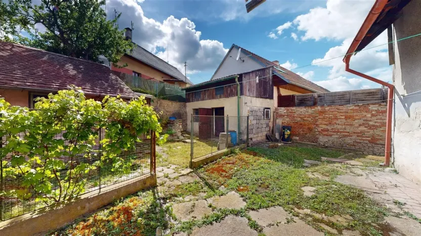 Prodej rodinného domu, Lišany, Pražská, 150 m2