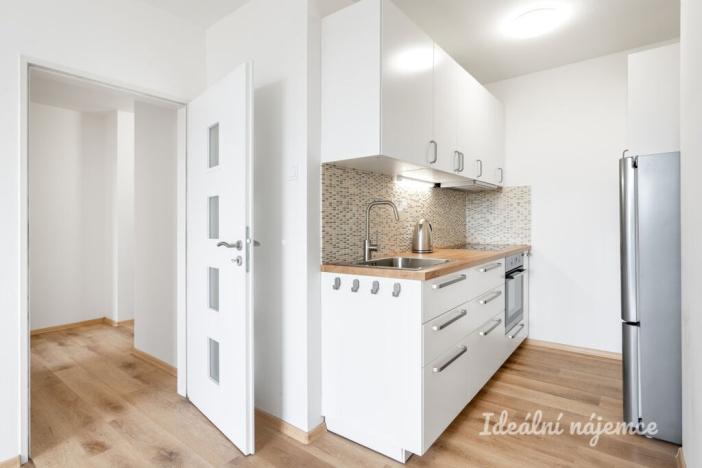 Pronájem bytu 2+kk, Praha, Křejpského, 41 m2