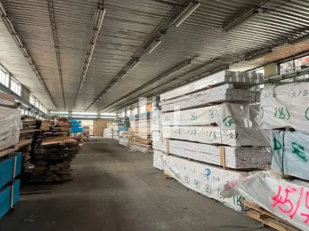 Pronájem obchodního prostoru, Plzeň, Libušínská, 1000 m2