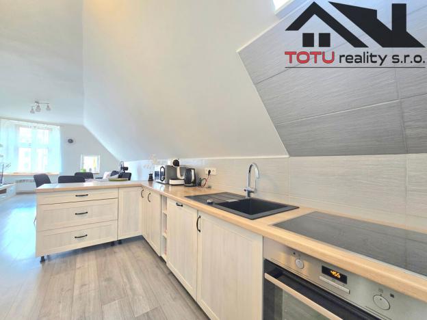 Prodej rodinného domu, Broumov, Mírové náměstí, 490 m2