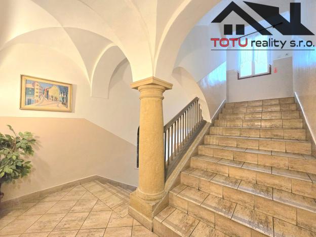 Prodej rodinného domu, Broumov, Mírové náměstí, 490 m2