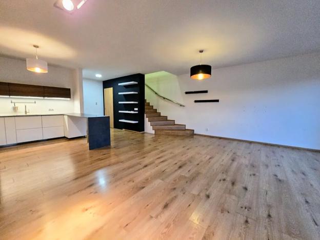 Prodej rodinného domu, Praha - Dolní Měcholupy, U svornosti, 154 m2