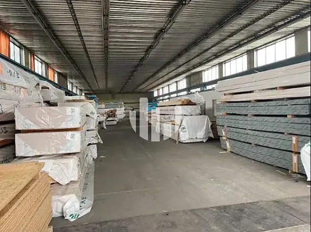 Pronájem skladu, Plzeň, Libušínská, 8000 m2