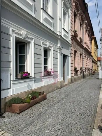 Pronájem restaurace, Kostelec nad Černými lesy, náměstí Smiřických, 75 m2