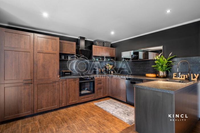 Prodej rodinného domu, Semice, 203 m2