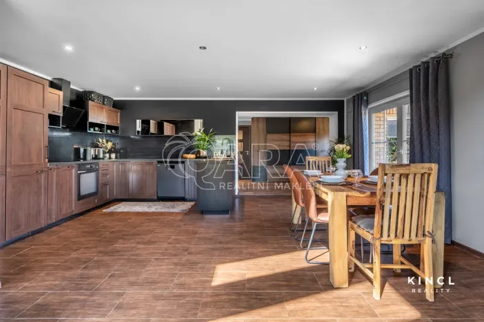 Prodej rodinného domu, Semice, 203 m2