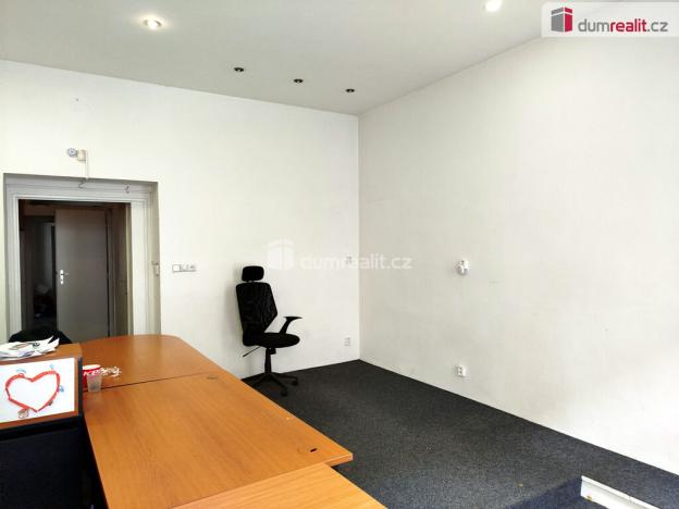 Pronájem obchodního prostoru, Karlovy Vary, Vítězná, 50 m2