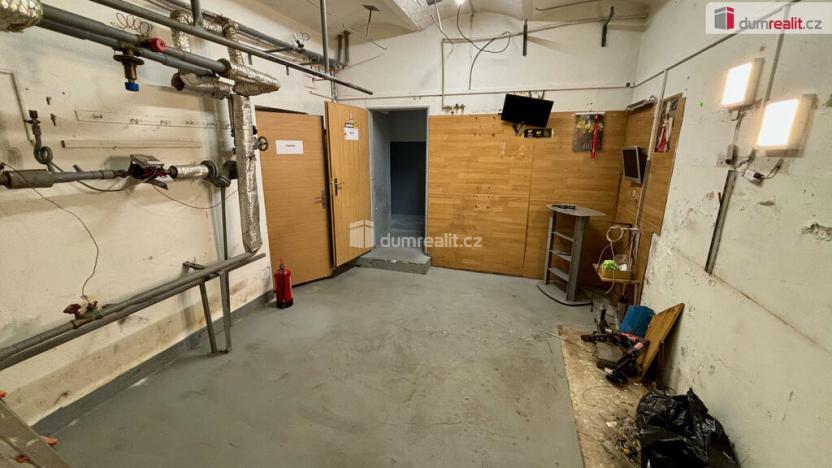 Pronájem obchodního prostoru, Karlovy Vary, Vítězná, 276 m2