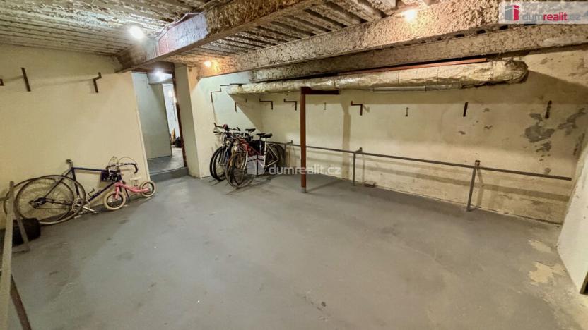 Pronájem obchodního prostoru, Karlovy Vary, Vítězná, 276 m2