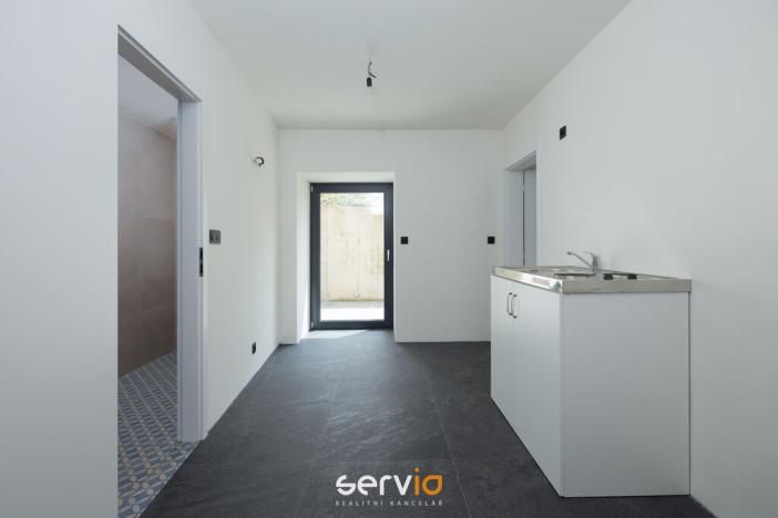 Prodej bytu 1+1, Staré Město - Kunčice, 80 m2