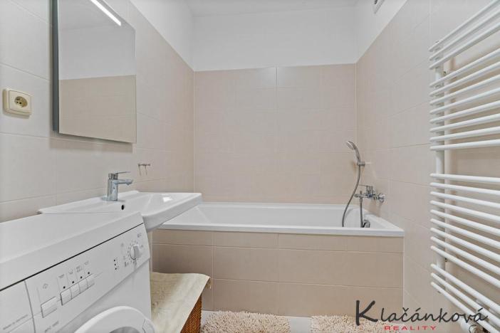 Prodej bytu 2+kk, Zlín - Malenovice, třída Svobody, 64 m2