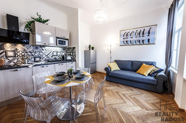 Pronájem bytu 2+kk, Praha - Holešovice, Ovenecká, 41 m2
