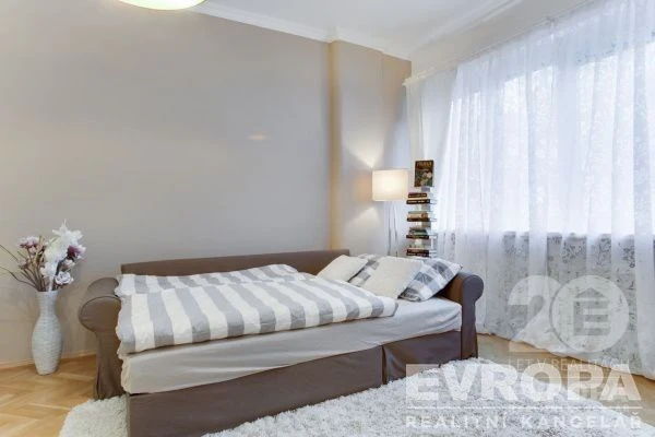 Pronájem bytu 2+kk, Praha - Smíchov, U Nikolajky, 74 m2