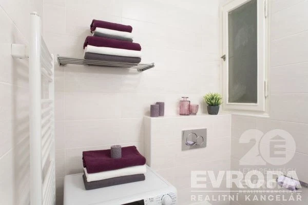 Pronájem bytu 2+kk, Praha - Smíchov, U Nikolajky, 74 m2