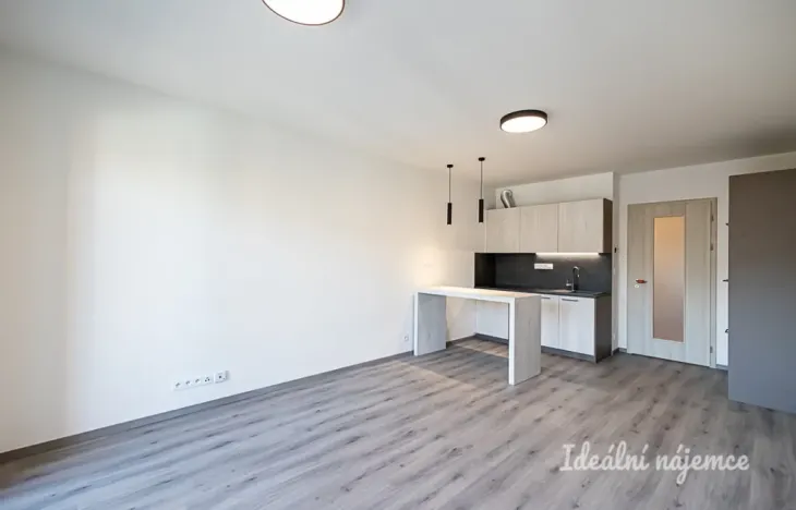 Pronájem bytu 1+kk, Praha - Háje, Výstavní, 34 m2