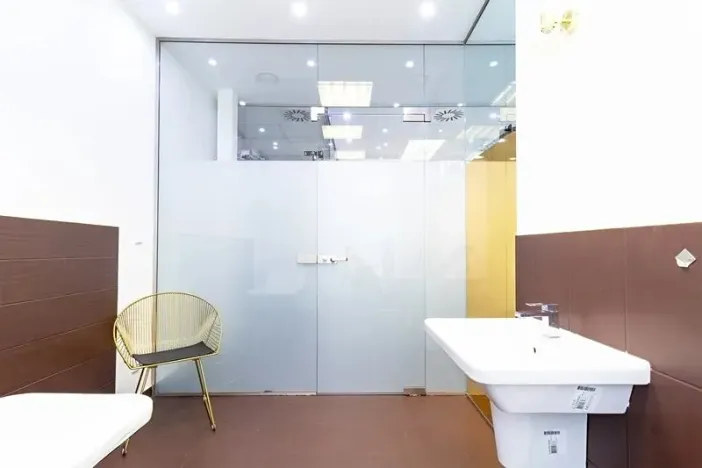 Pronájem obchodního prostoru, Praha - Karlín, Křižíkova, 13 m2