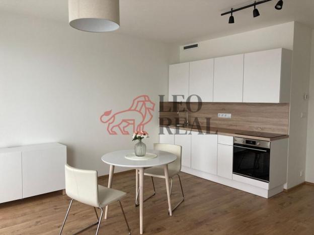 Pronájem bytu 1+kk, Praha - Modřany, Komořanská, 35 m2